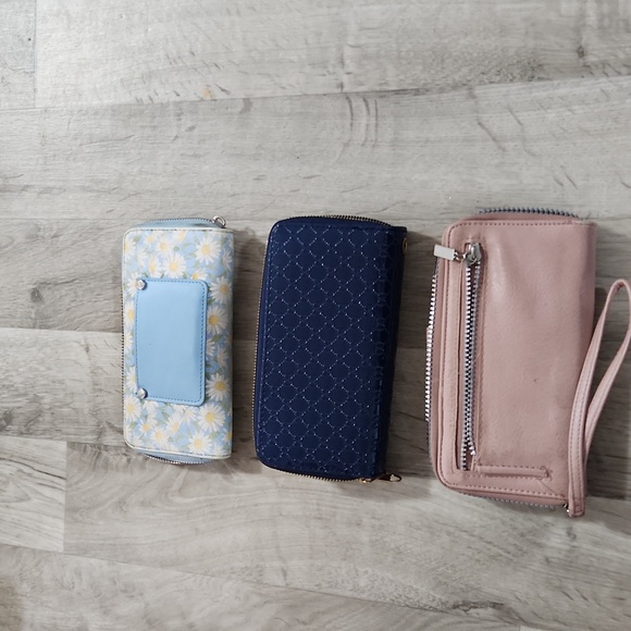 3 used wallets - Picture 2 of 5